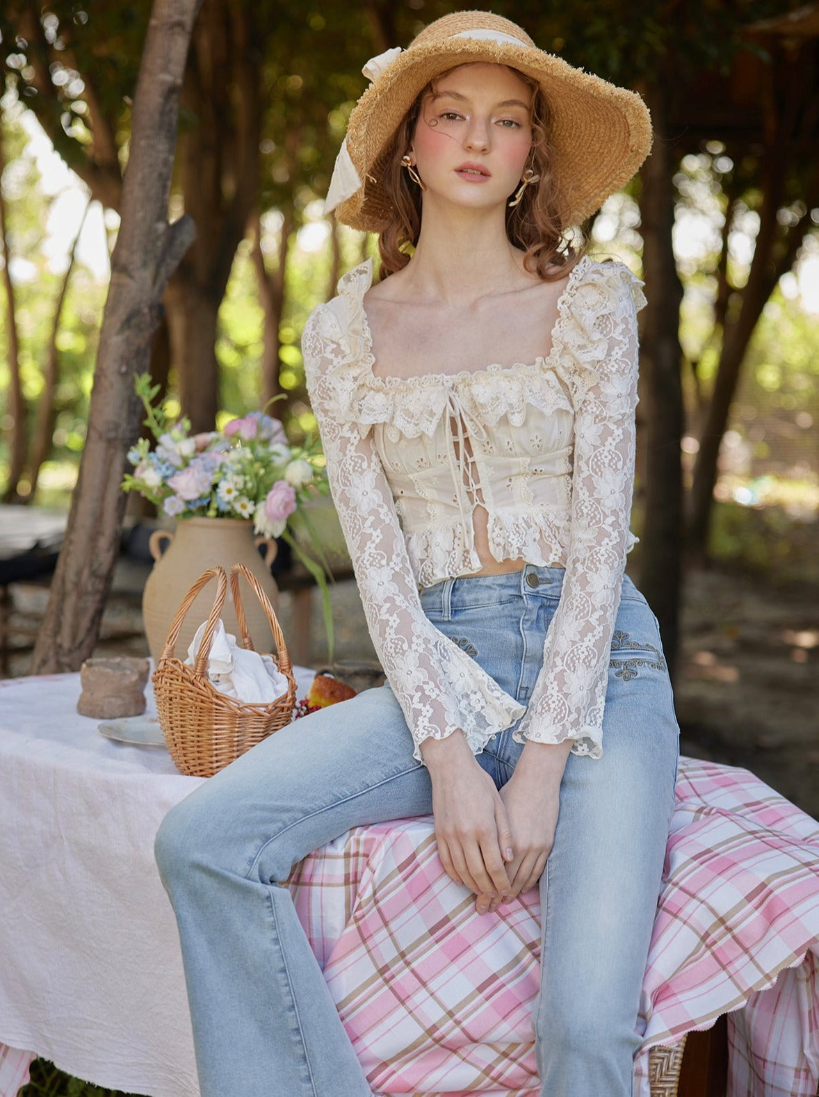 フランスレーススクエアネックショートトップス