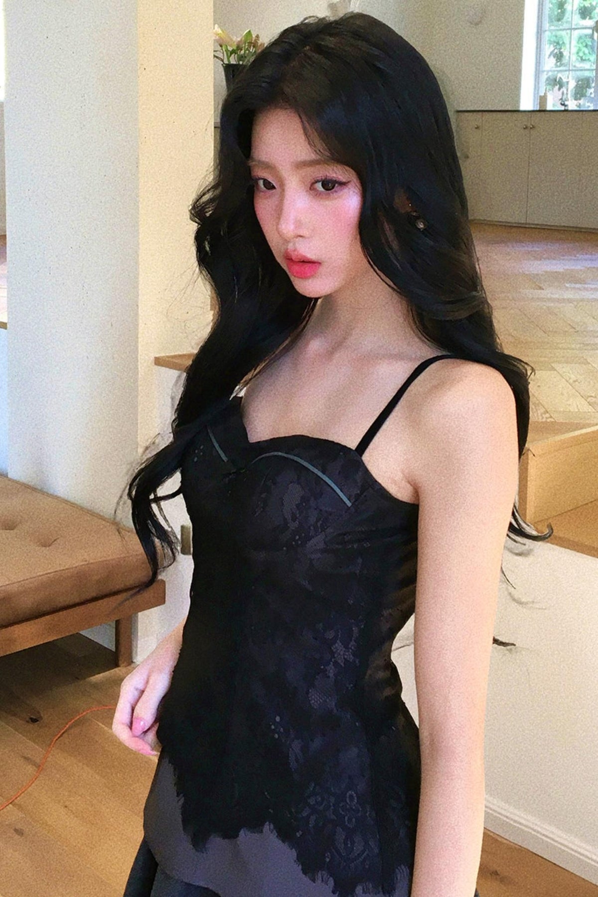 Elegante Camisola de Cisne Negro + Falda + Cárdigan