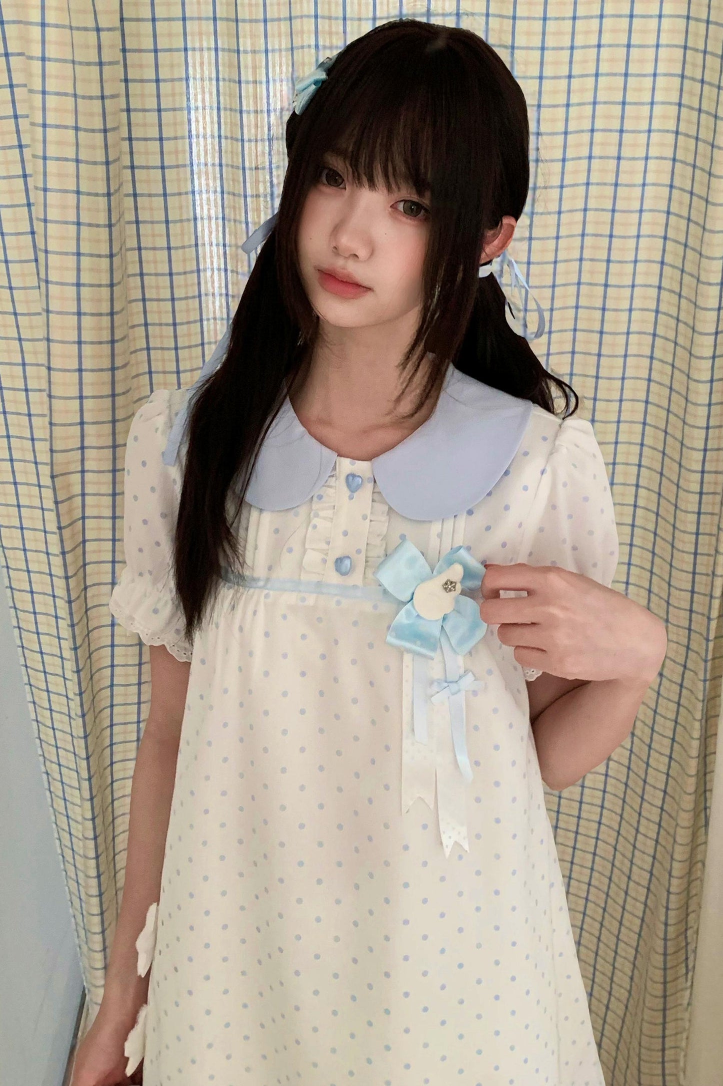 Babyblau-Polka-Dot-Kleid mit Engelsflügeln