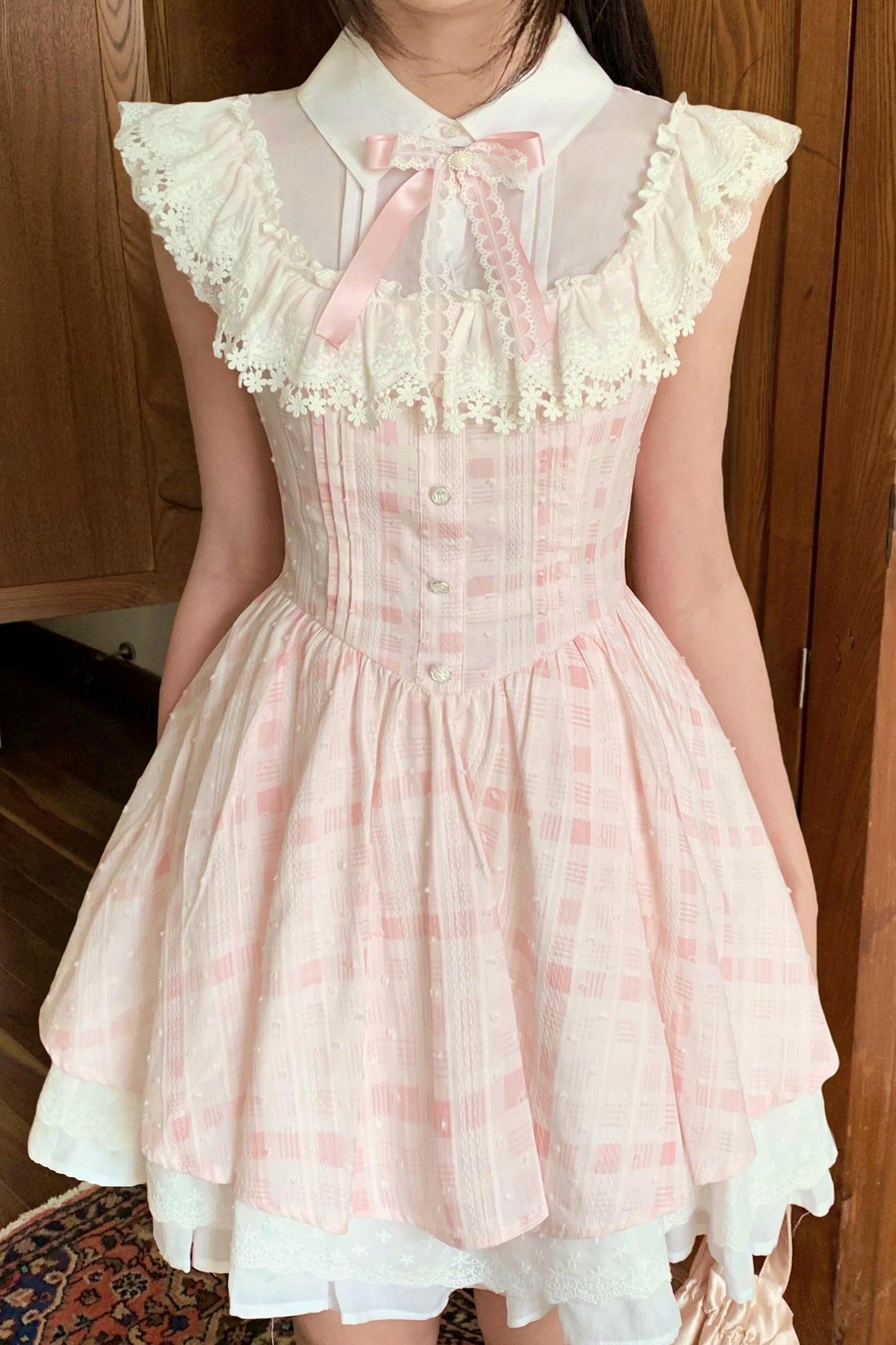 Rosa kariertes Puppenkleid