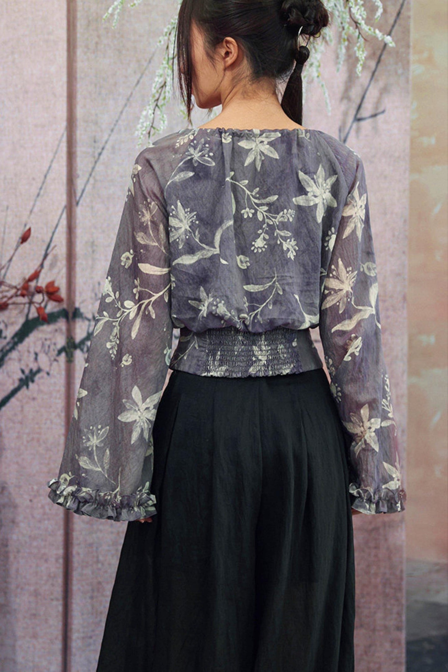 Top floral gris púrpura brumoso + falda