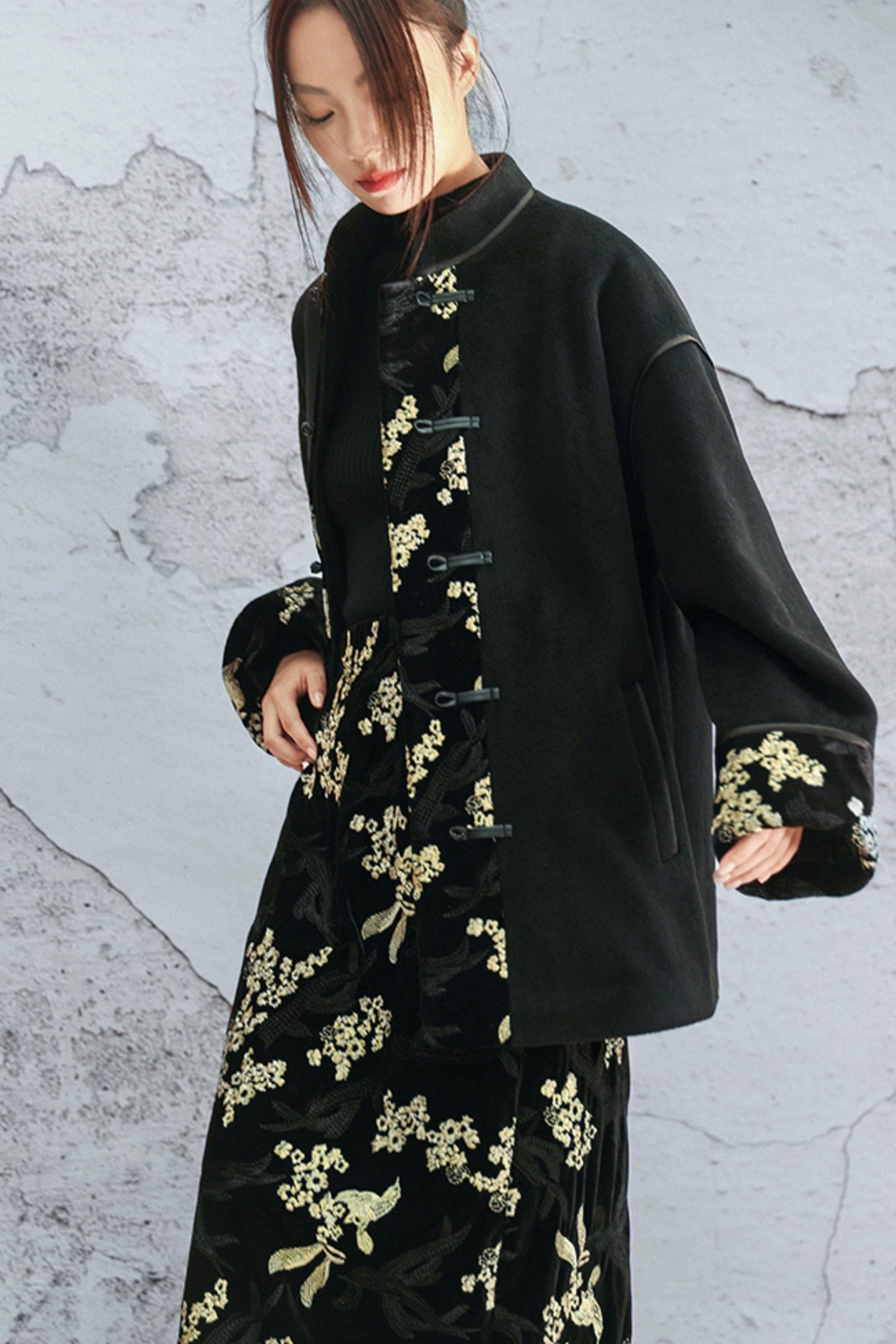 ブラックアンドゴールドベルベットスカート