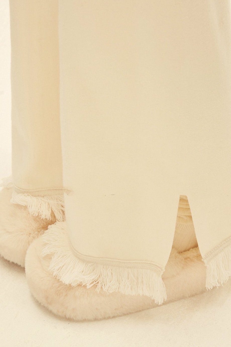 Soft knit wide pants with slit