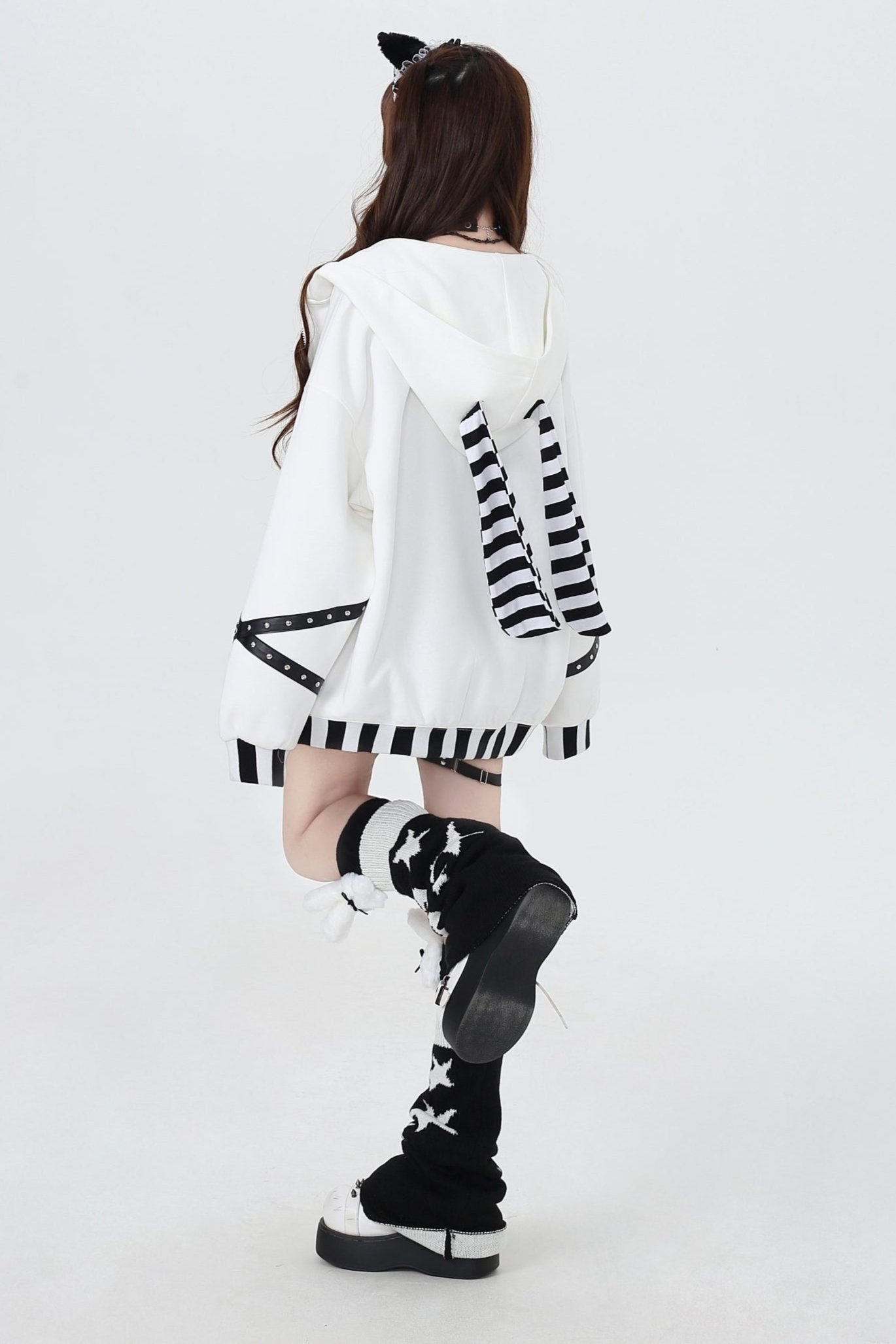 キュートブラックホワイトフーディー