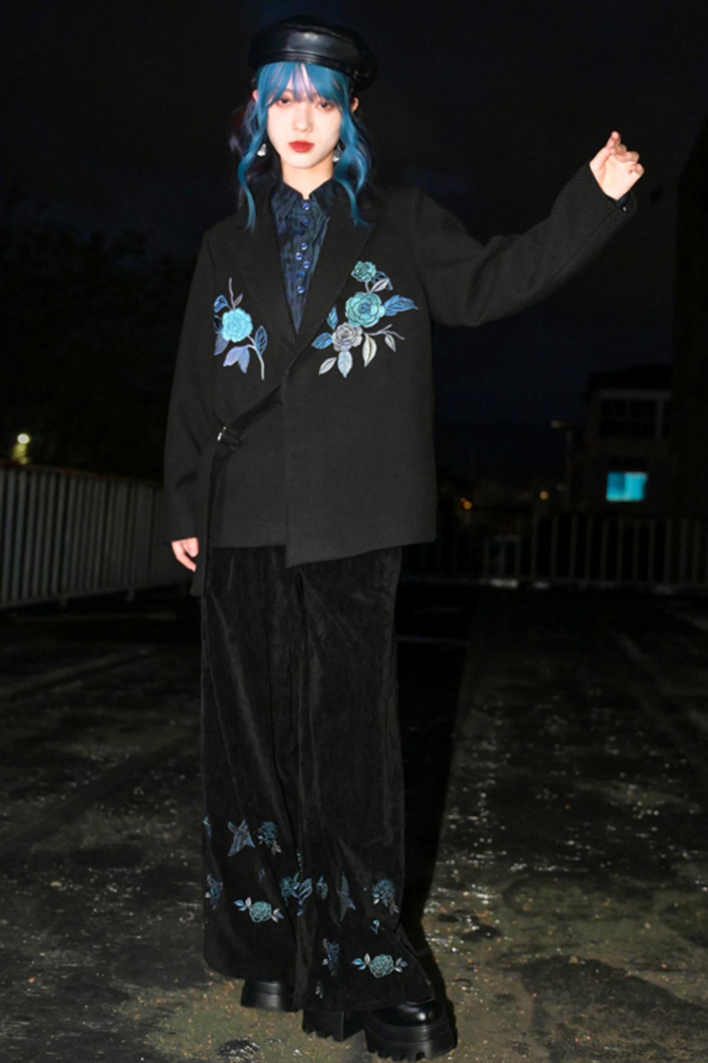 Enclosed in a protective layer of air