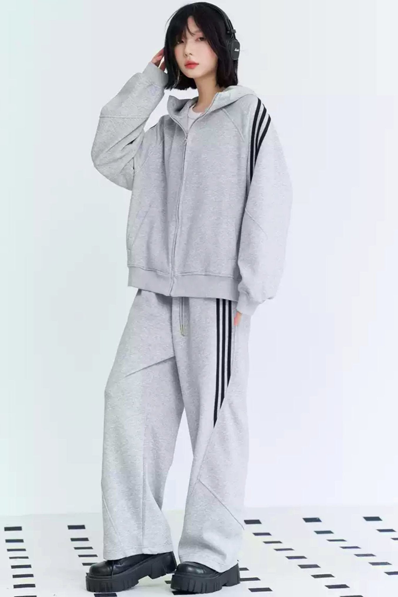 ルーズフィットスリーバースウェットパンツ