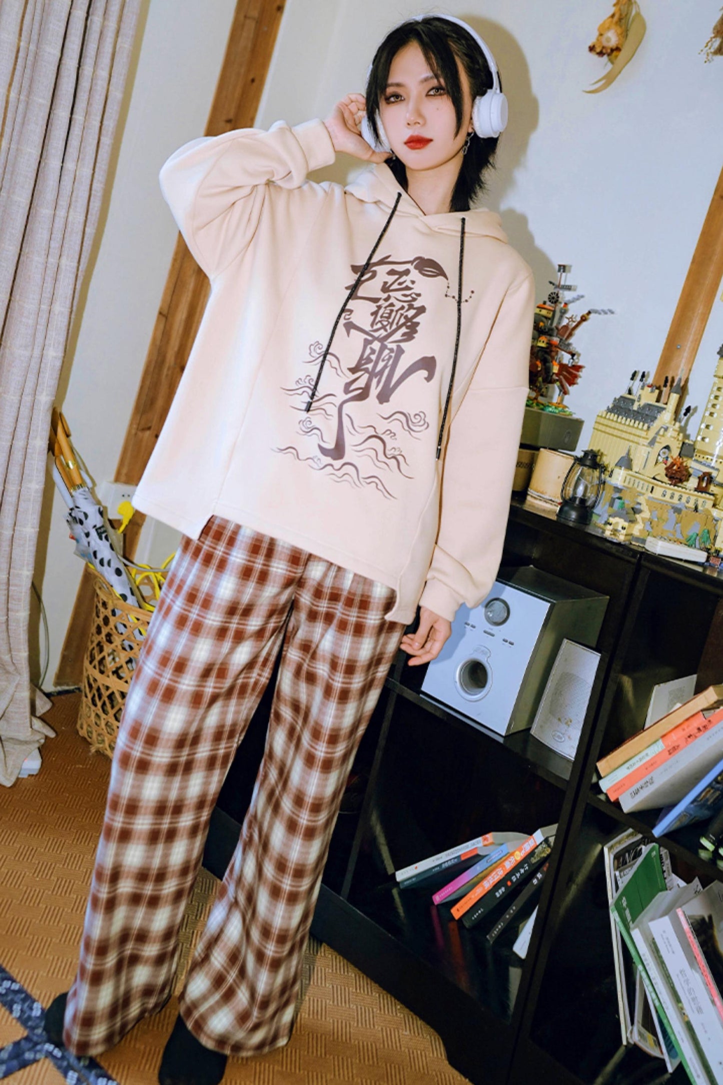 Chickpea burger with white radish salad