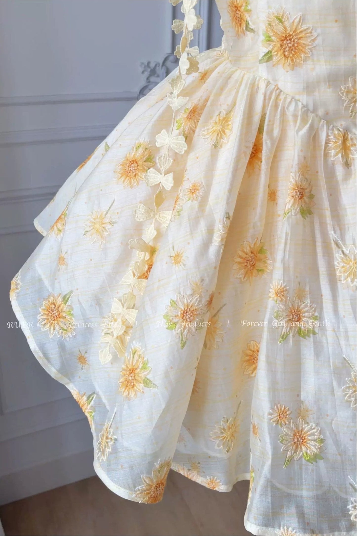 ひまわり刺繍キャミソールワンピース