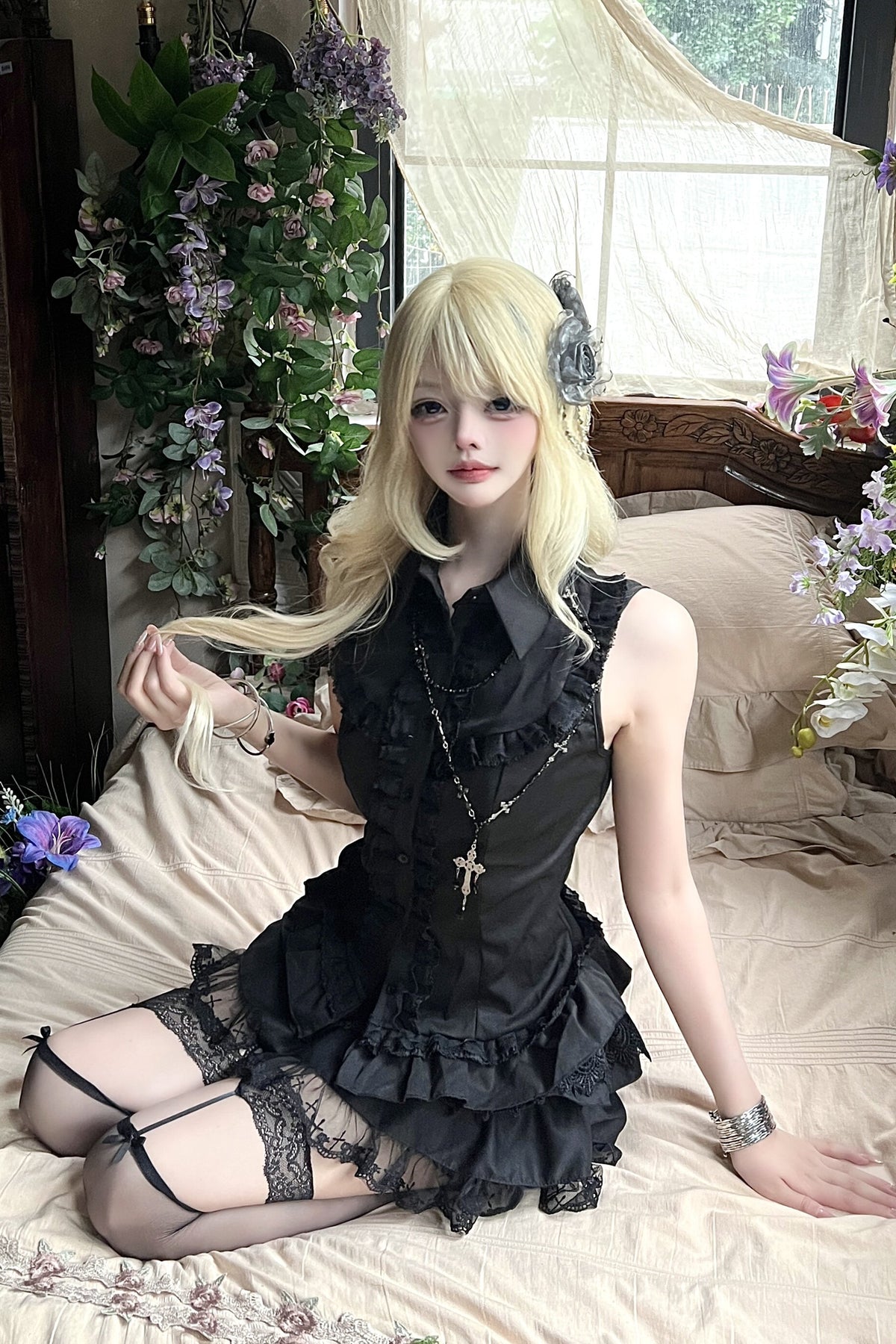 블랙 러플 민소매 상의와 스커트 세트