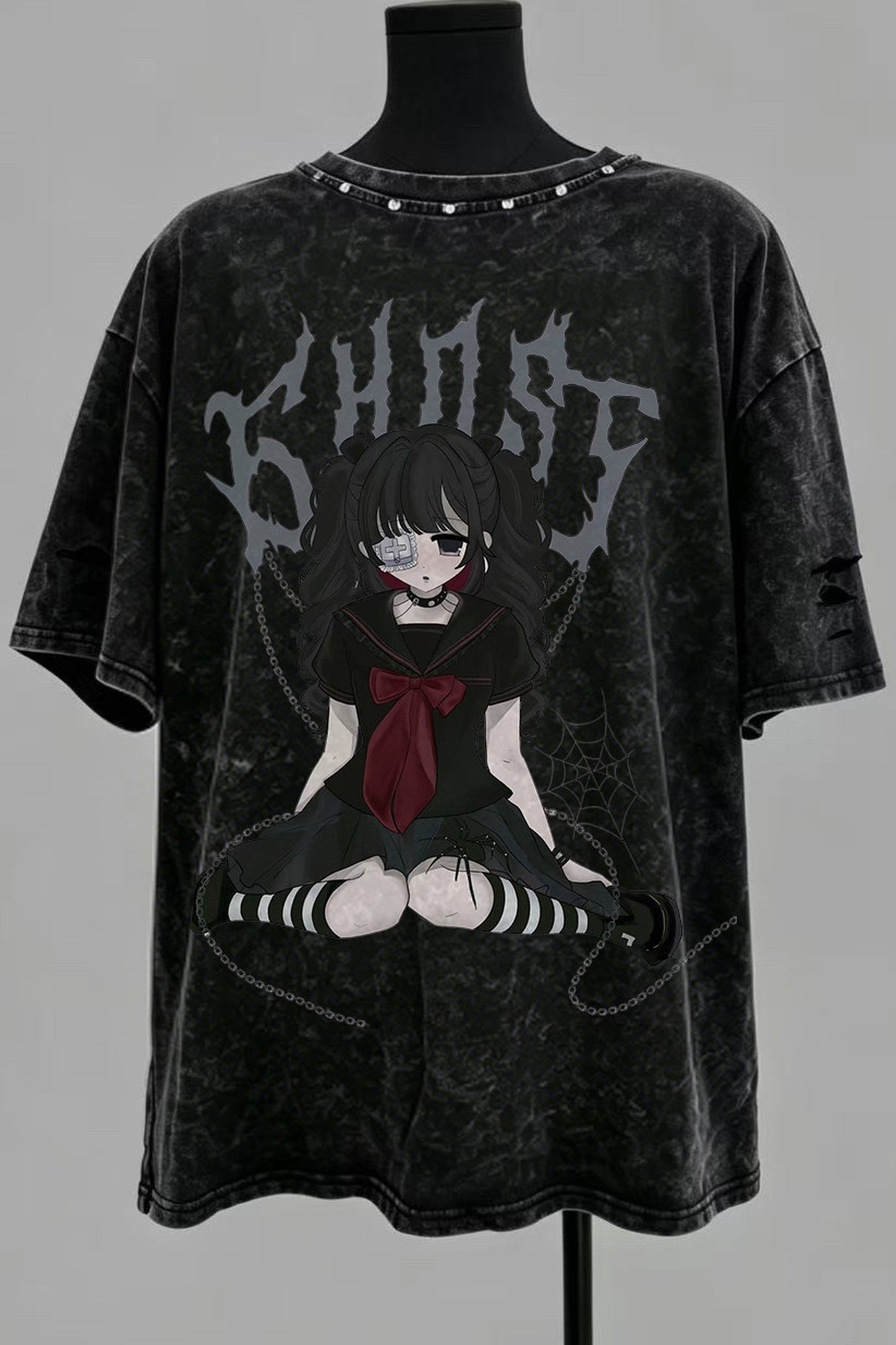 T-Shirt mit „Zerbrochene Puppe“-Grafik