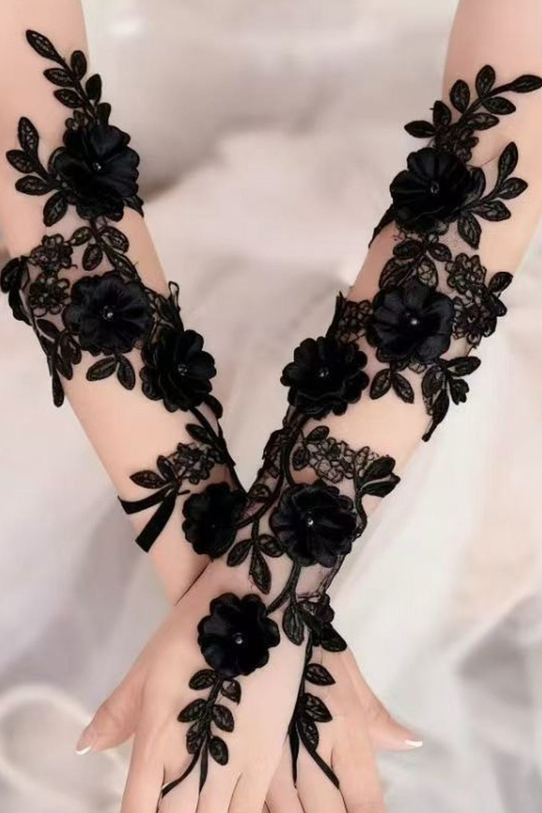 Floral Lace Fingerless Gloves