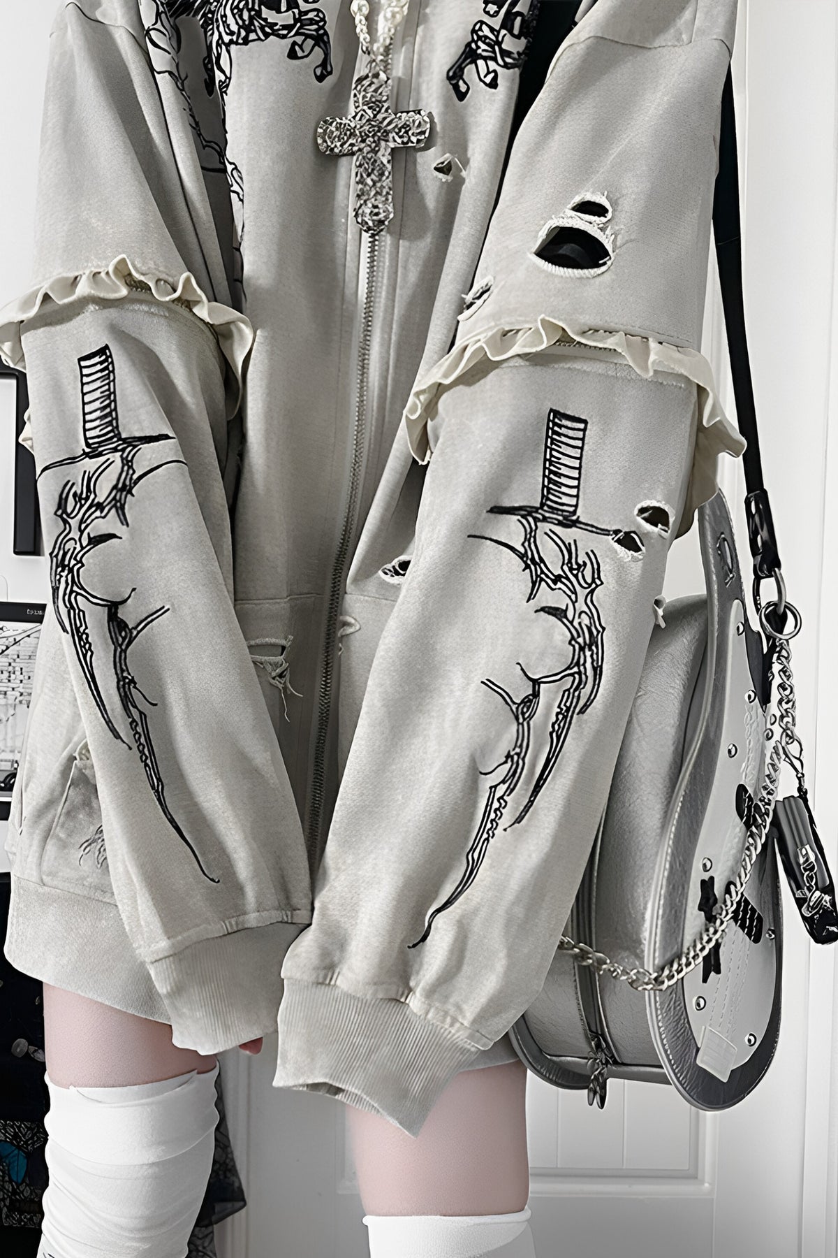 Langärmelige bestickte Kapuzenjacke im Used-Look mit Reißverschluss