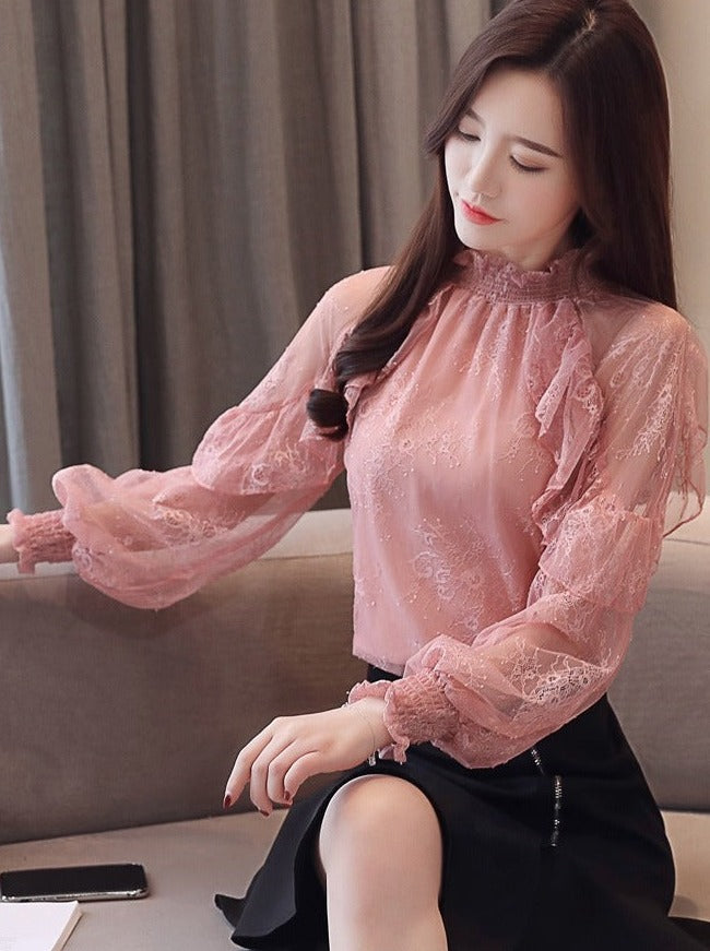 Top en dentelle à volants et fleurs