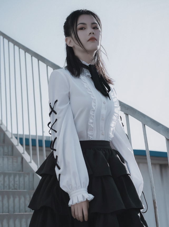 Frill lace top blouse