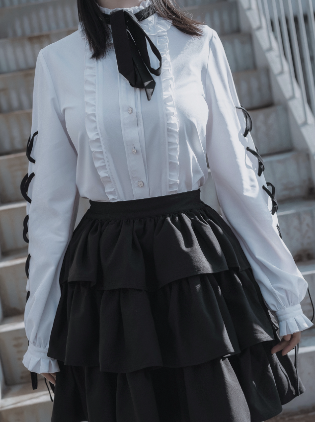 ソフトフリルレースアップデザインブラウス