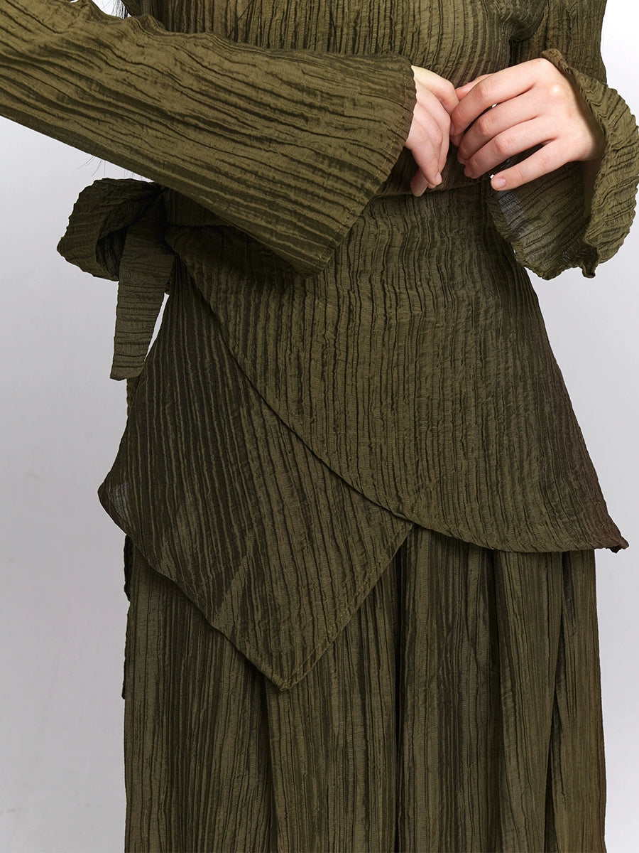 Dark retro waist top + loose long skirt