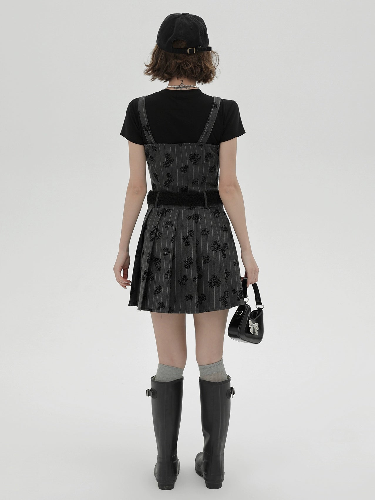 レトロブラックローズサスペンダードレス+ブラックTシャツ