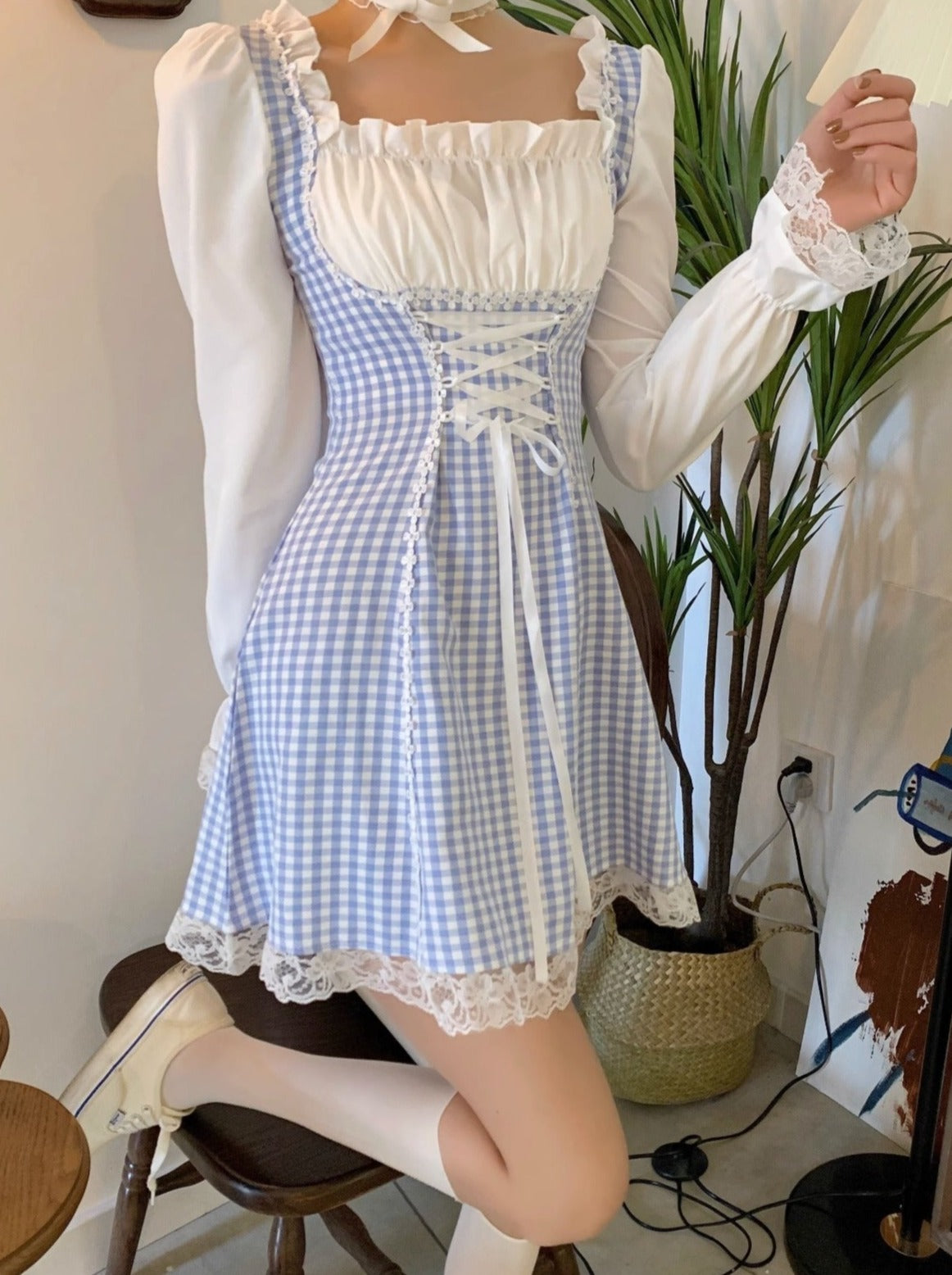 荷叶边方领格纹系带法式连衣裙