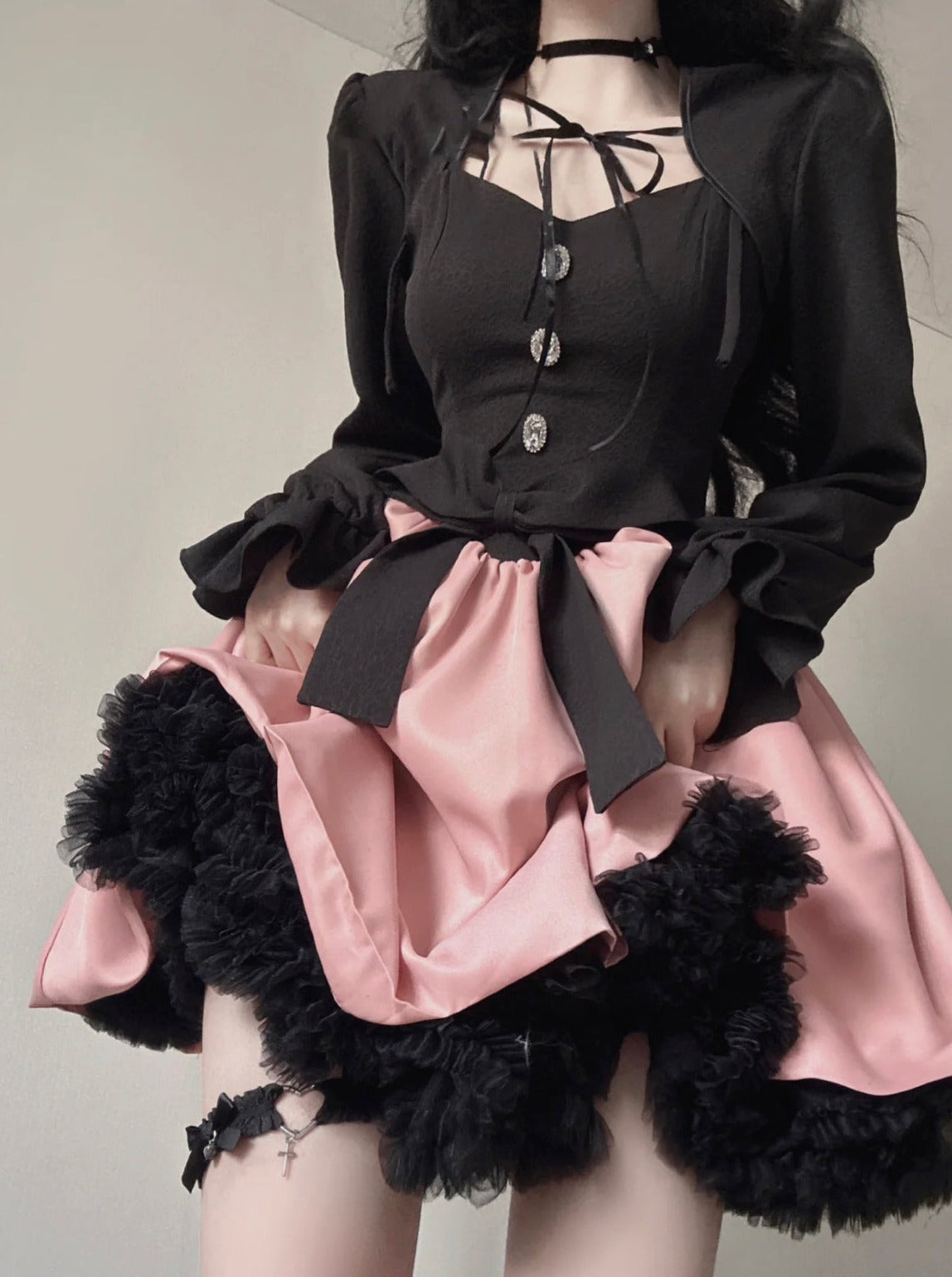 ブラックピンクコントラストカラープリンセスドレス