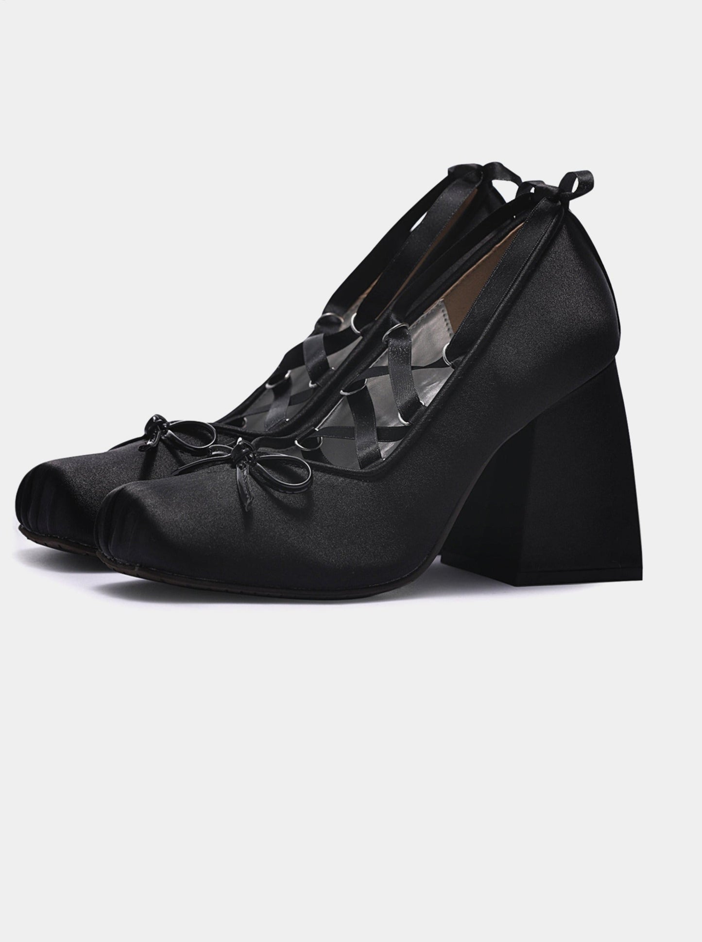 Lace -up ribbon high heel