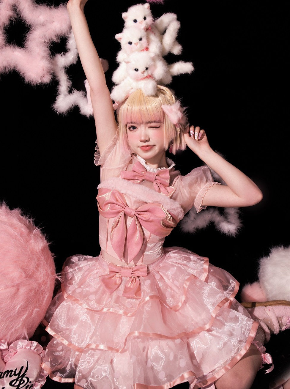 纯粉红色甜蜜的公主连衣裙