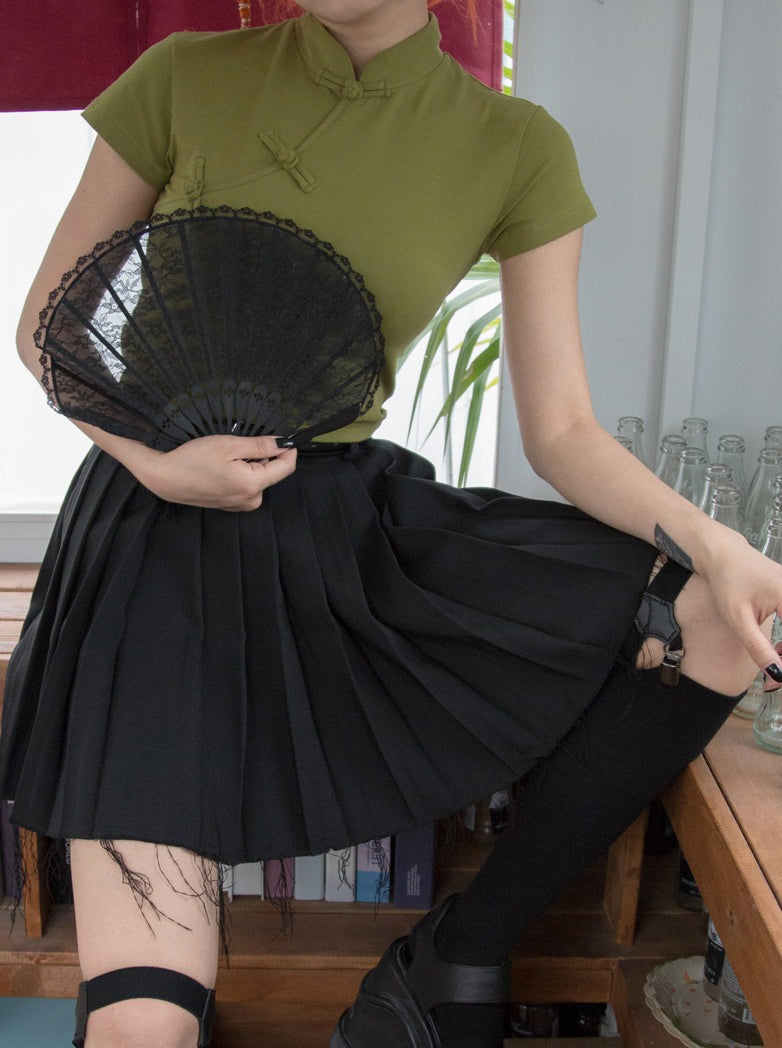 Treat Girl Bread Button Small Top T-shirt