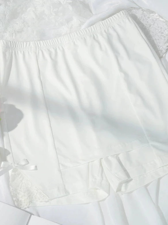 Lace Ribbon White Innerwear Shorts