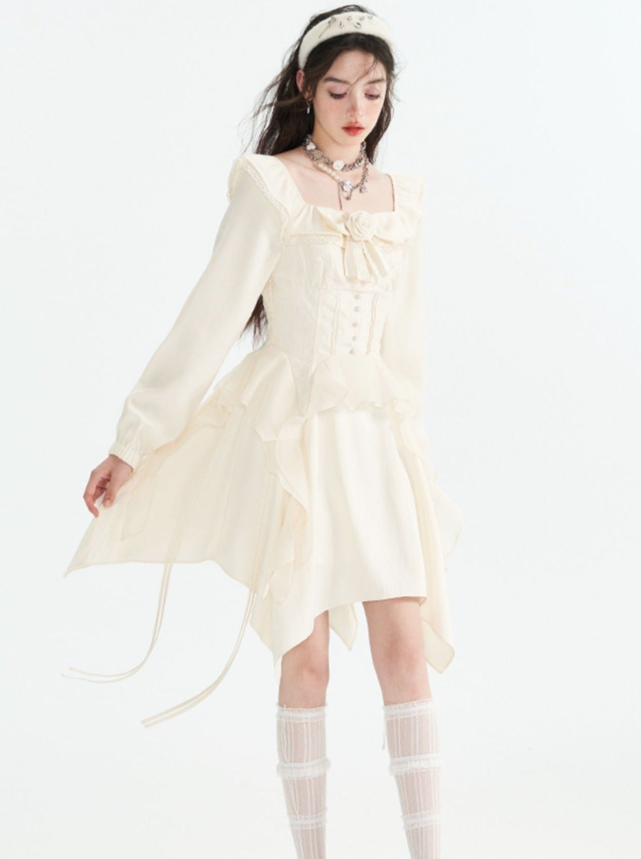 ベージュスクエアネックパフスリーブロマンティックホワイトローズワンピース