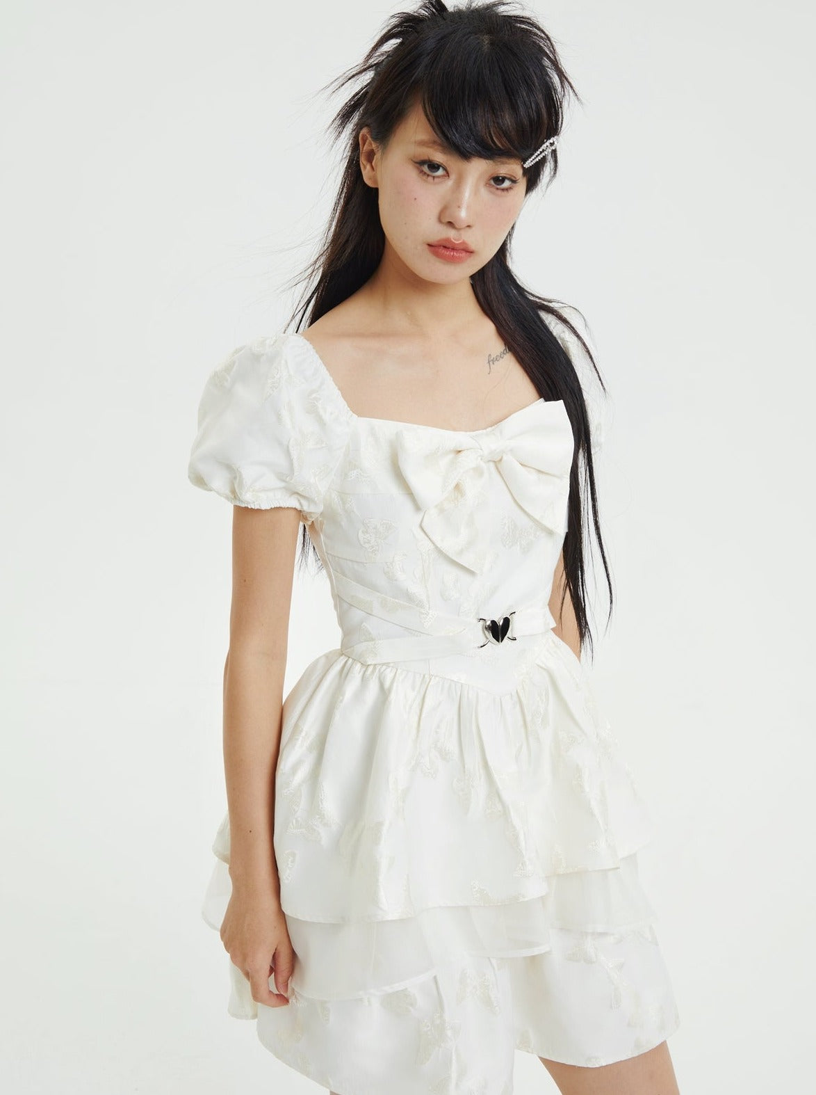 バタフライデザインパフスリーブプリンセスドレス