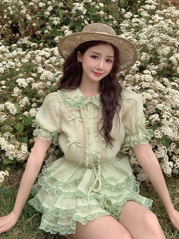 Chemisier transparent à manches bouffantes de couleur poupée française + jupe à volants