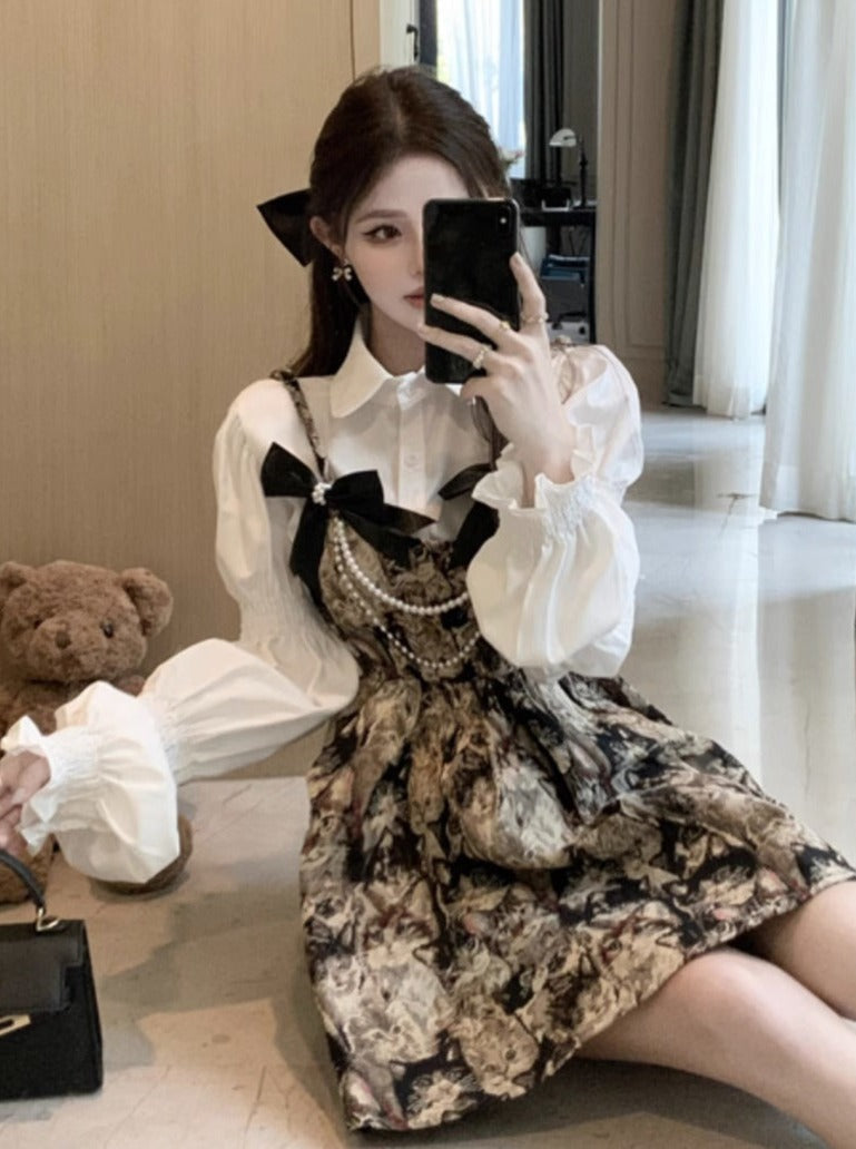 Bluse mit voluminösen Ärmeln + Kleid mit Perlenband und Katzenmuster