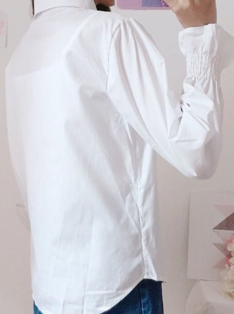 パールチャームリボンラッフルカフスシャツ - Belchic