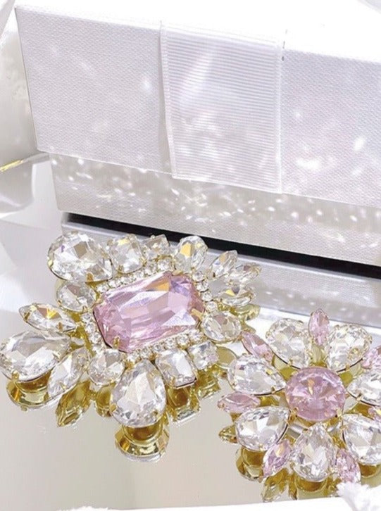 ジュエルスマホアクセサリー【バロックスクエア・フラワー】 - LilyBlack