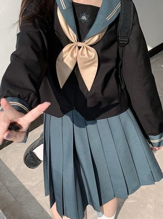 リボンタイ付き刺繍ラインセーラートップス+プリーツスカート【長さが選べる】 - Belchic