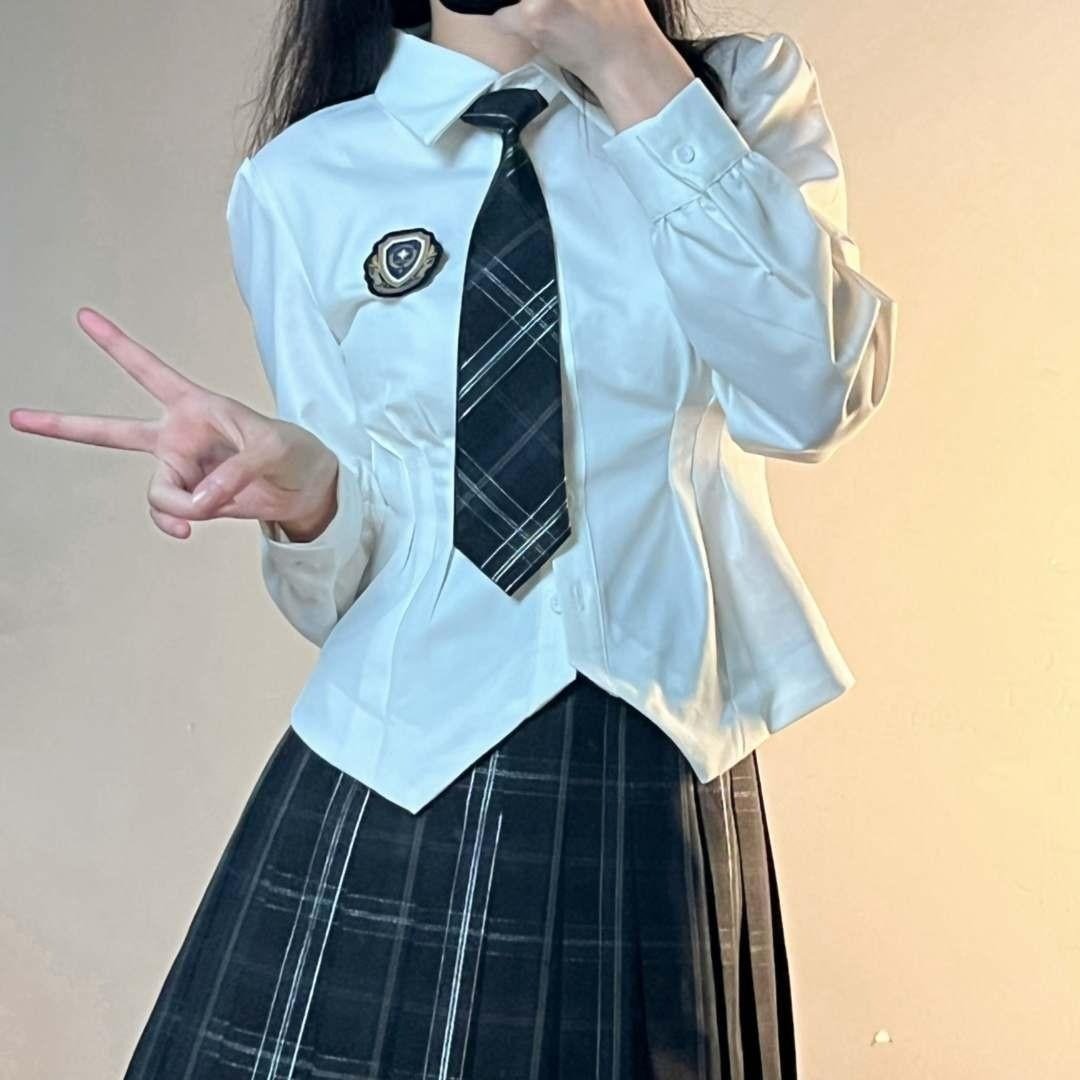 エンブレムネクタイ付きウエストマークシャツ+チェックスカート - LilyBlack