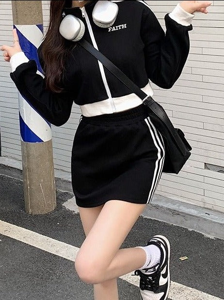 スタンドネックジップアップラインショートジャケット+ラインスカートセットアップ - LilyBlack