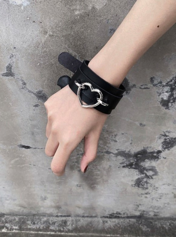 ハートリングブレスレッド - LilyBlack