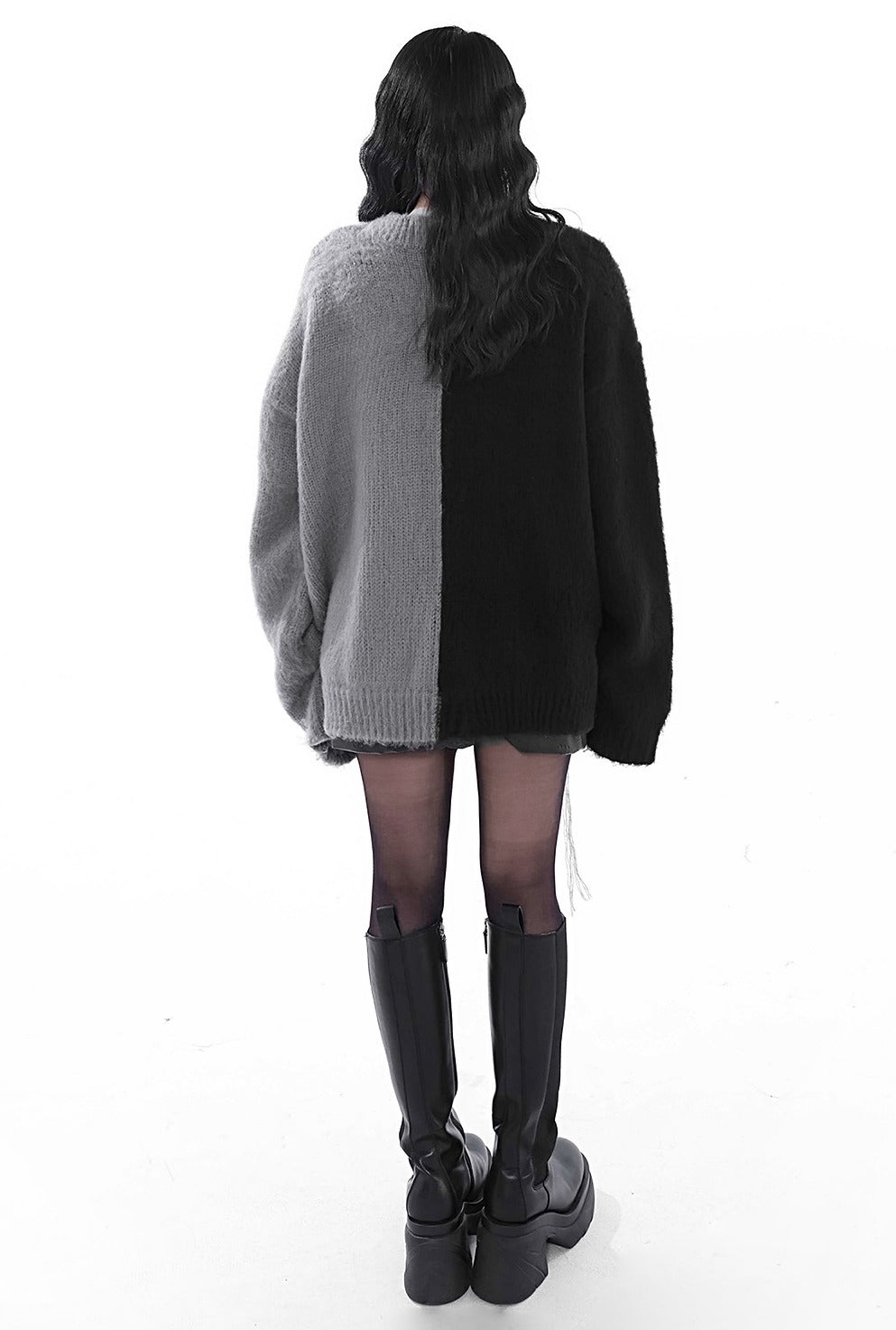 ブラックエンブレムレースアップアシメニットVネックカーディガン - Belchic