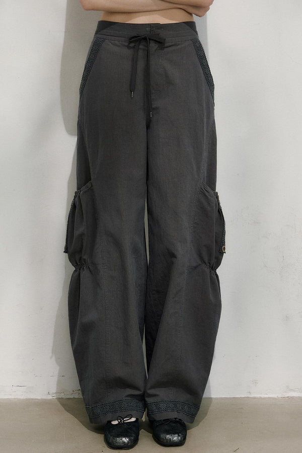 ルーズウィンドパンツ