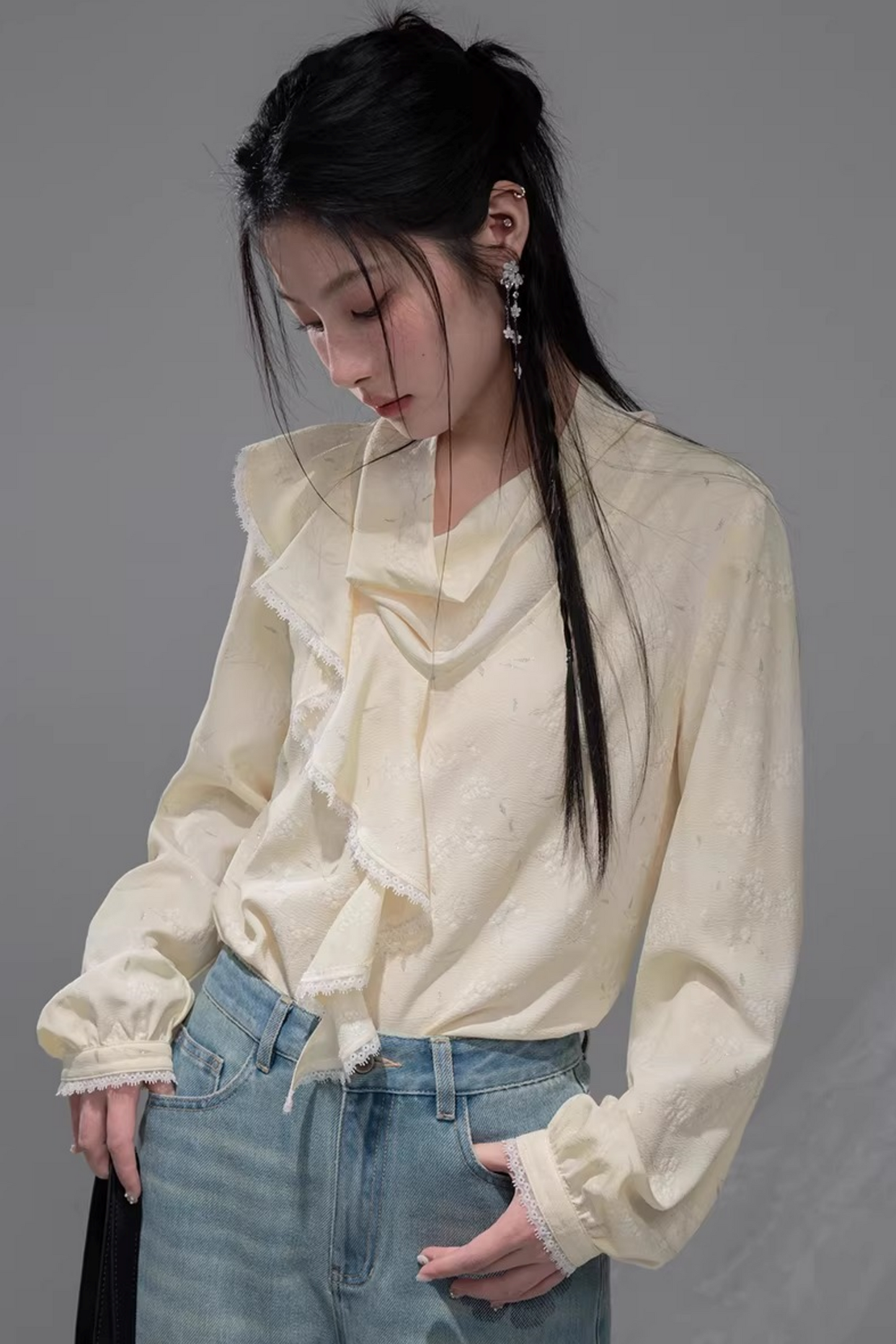 レモンイエローフラッフルブラウス