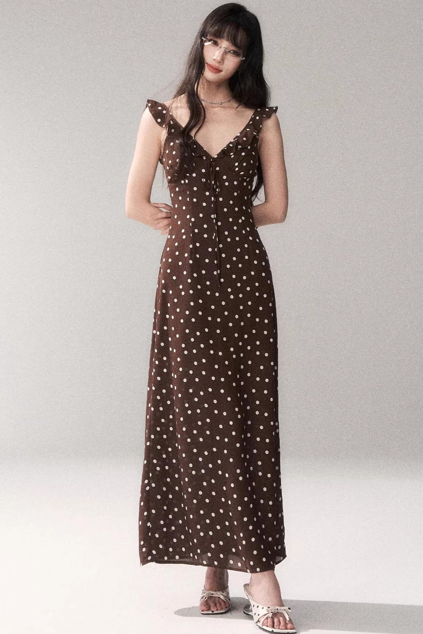 Braunes Polka-Dot-Trägerkleid