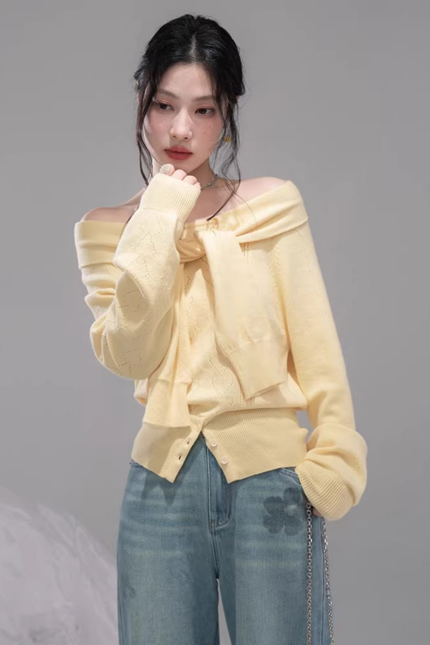 ミルキーイエローワンラインショルダートップス