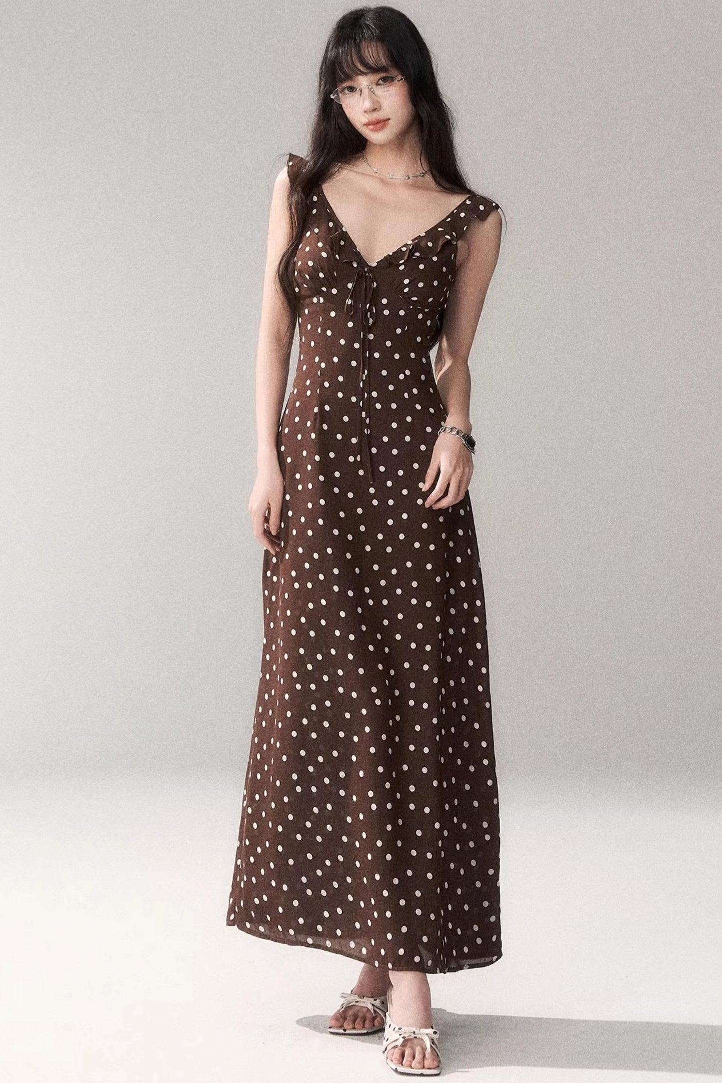 Braunes Polka-Dot-Trägerkleid