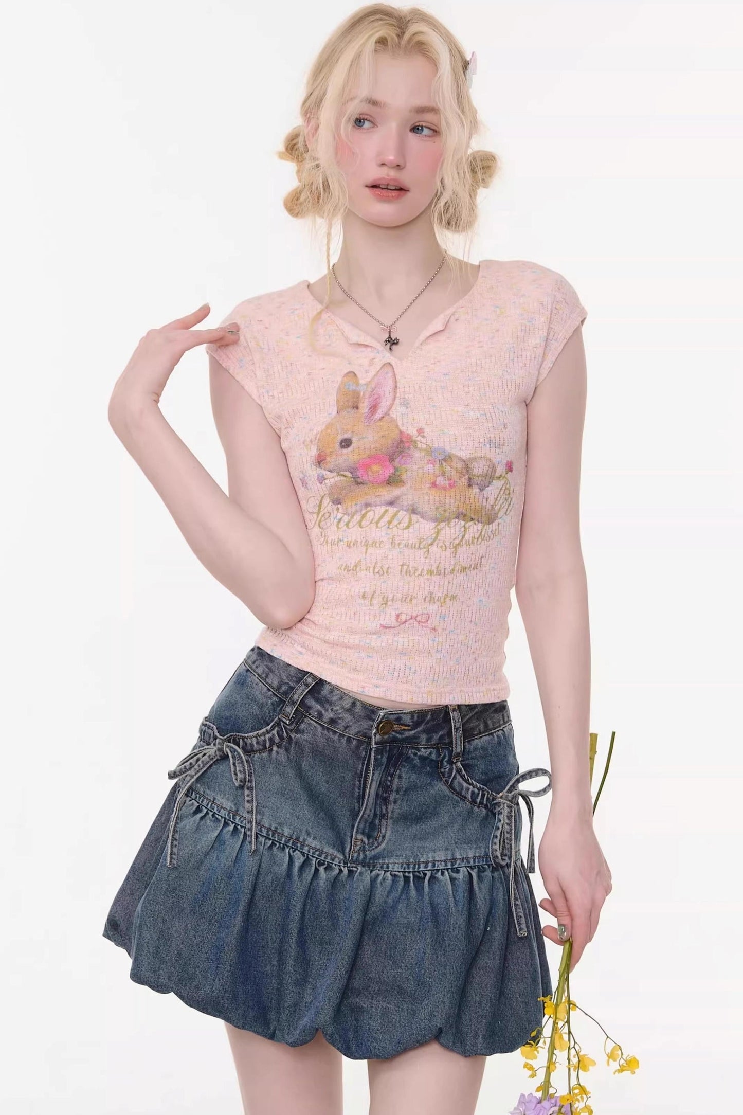 top slim con estampado de conejo rosa