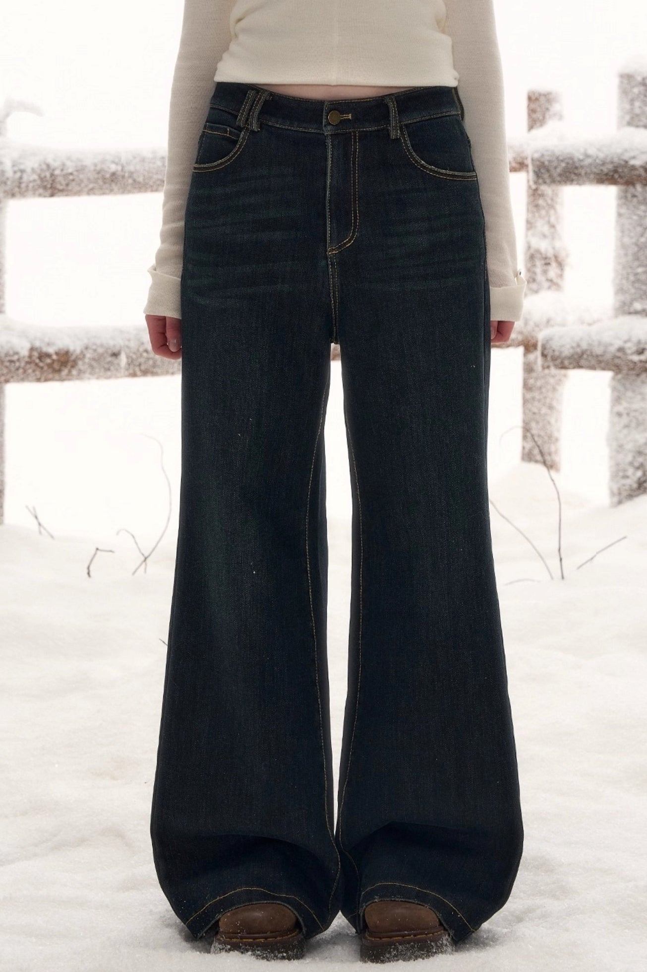 ブーツカットフレアジーンズ