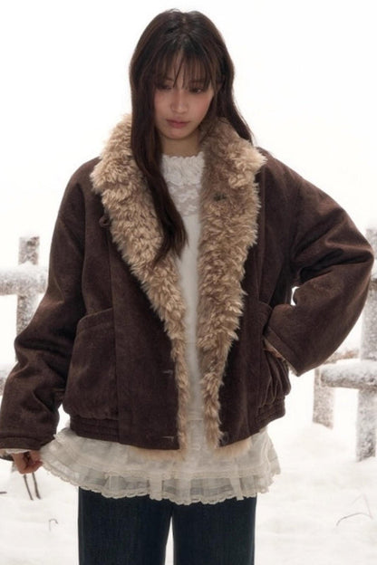 リバーシブルボリュームファーショートコート