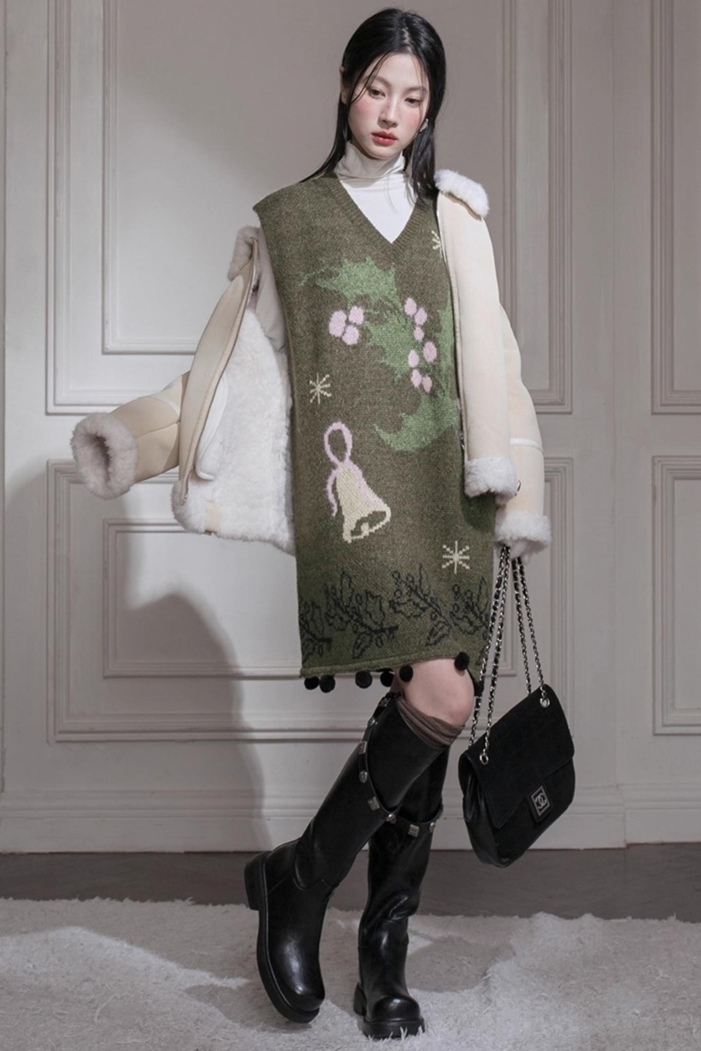 ダークグリーンニットベスト