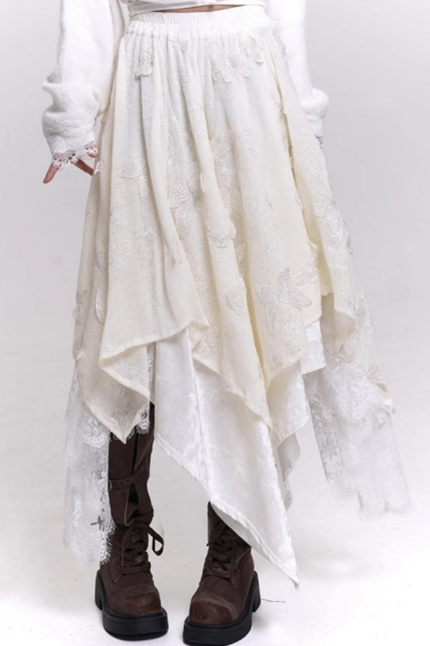 オフホワイトバタフライモチーフスカート