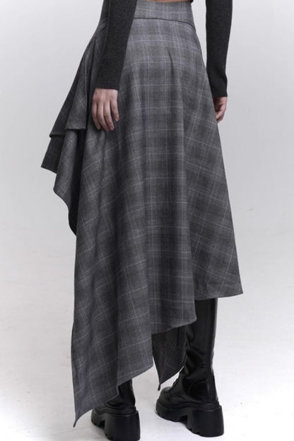 Asymmetrical Check Mode Skirt