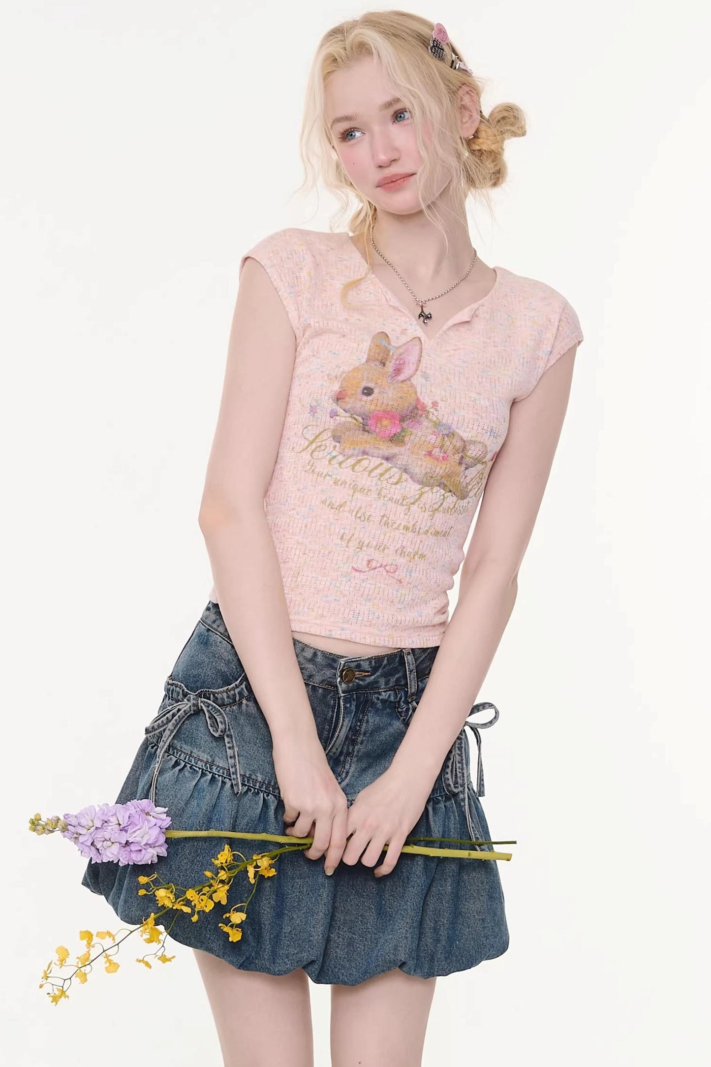 top slim con estampado de conejo rosa